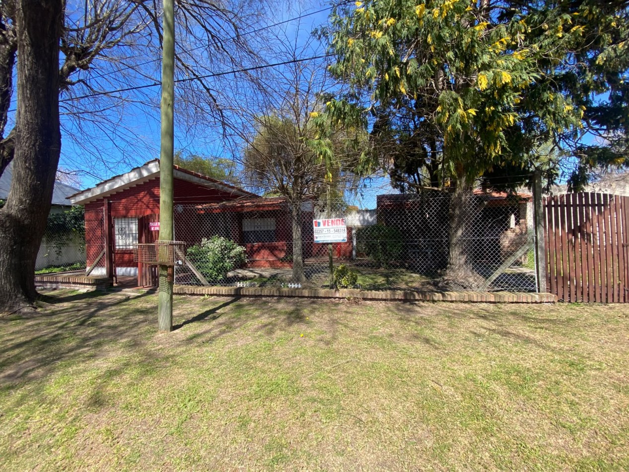 CASA EN VENTA EN SANTA TERESITA, CON AMPLIO PARQUE Y GRAN QUINCHO CON PARRILLA