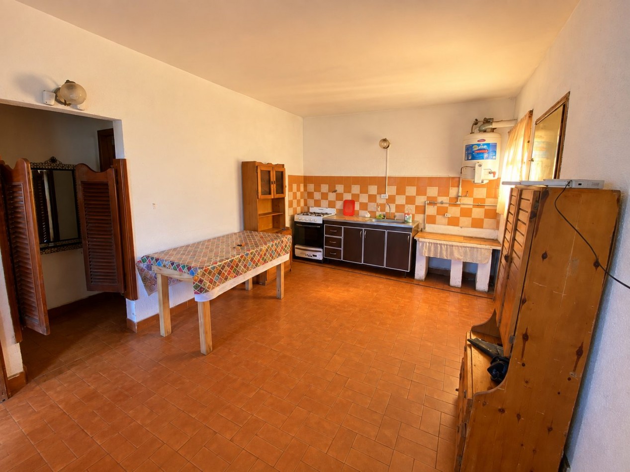 CASA EN VENTA EN SANTA TERESITA, CON AMPLIO PARQUE Y GRAN QUINCHO CON PARRILLA