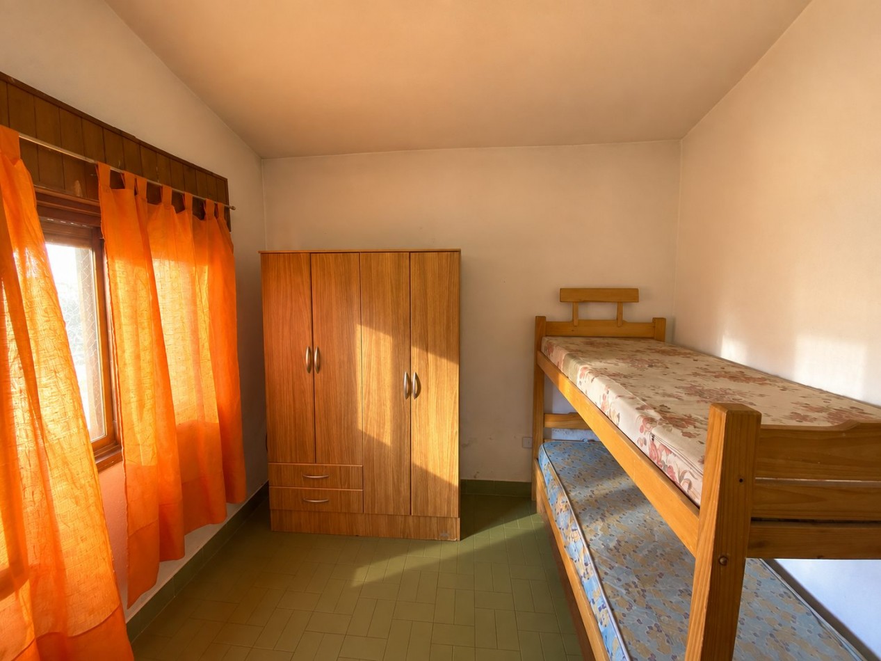 CASA EN VENTA EN SANTA TERESITA, CON AMPLIO PARQUE Y GRAN QUINCHO CON PARRILLA