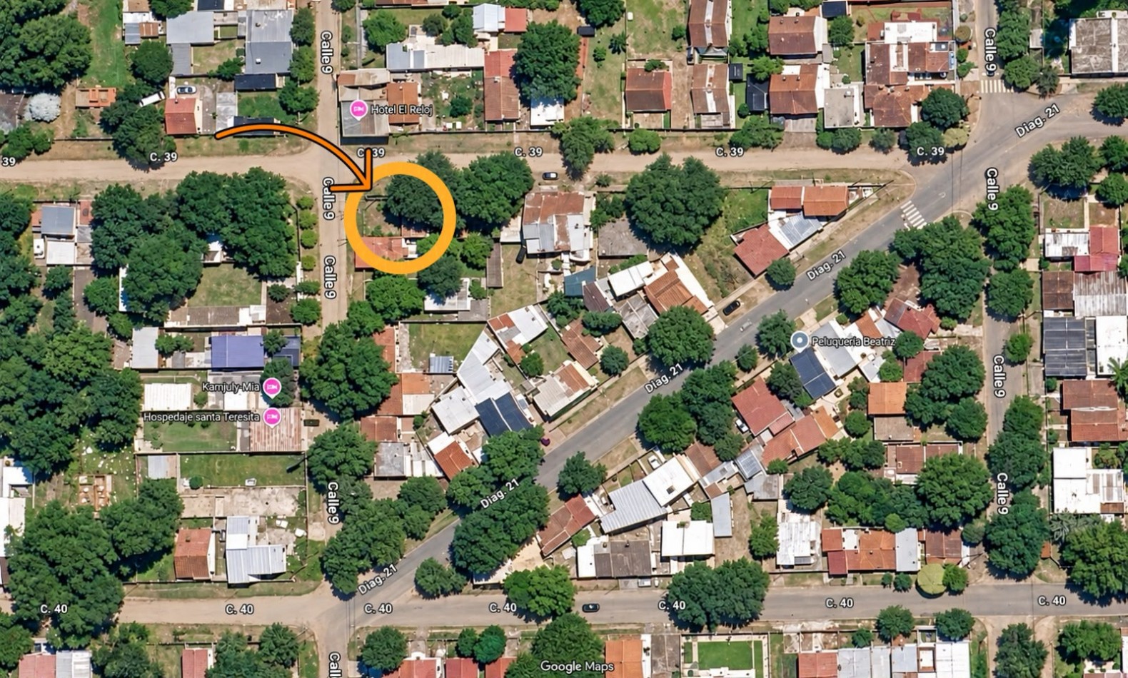 CASA EN VENTA EN SANTA TERESITA, CON AMPLIO PARQUE Y GRAN QUINCHO CON PARRILLA
