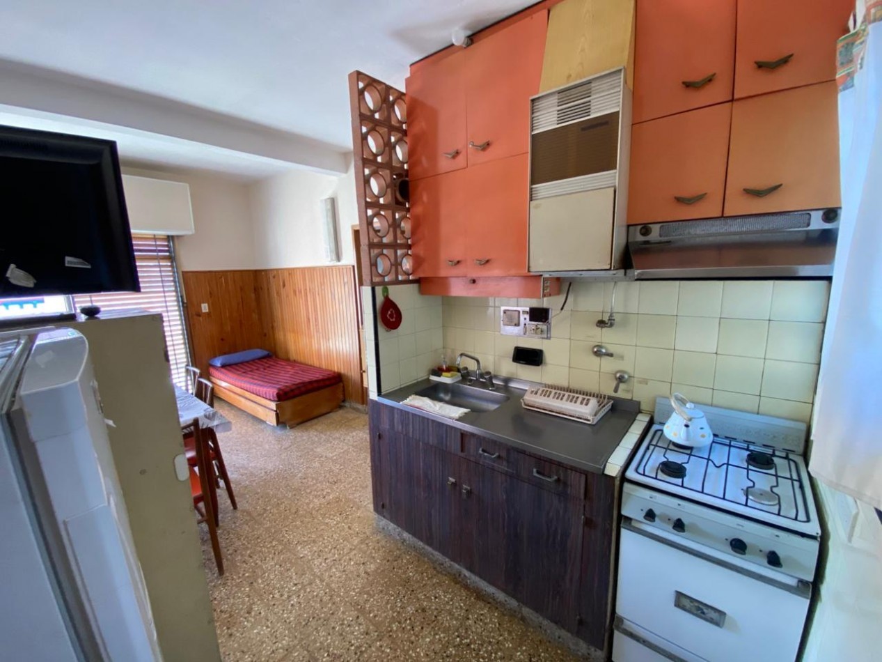 OPORTUNIDAD, CASA 3 AMBIENTES, EXCELENTE UBICACION A METROS DEL MAR