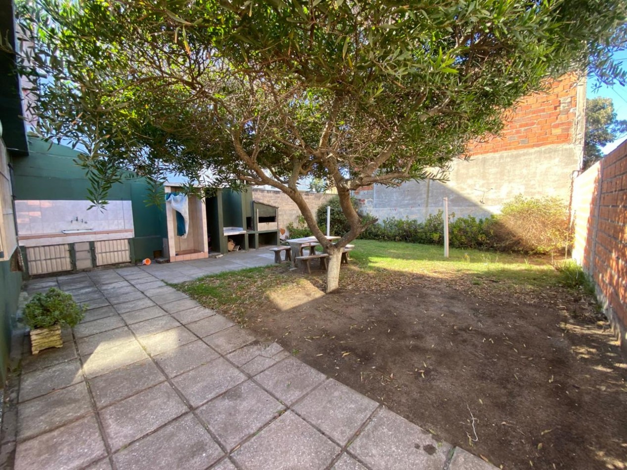 OPORTUNIDAD, CASA 3 AMBIENTES, EXCELENTE UBICACION A METROS DEL MAR