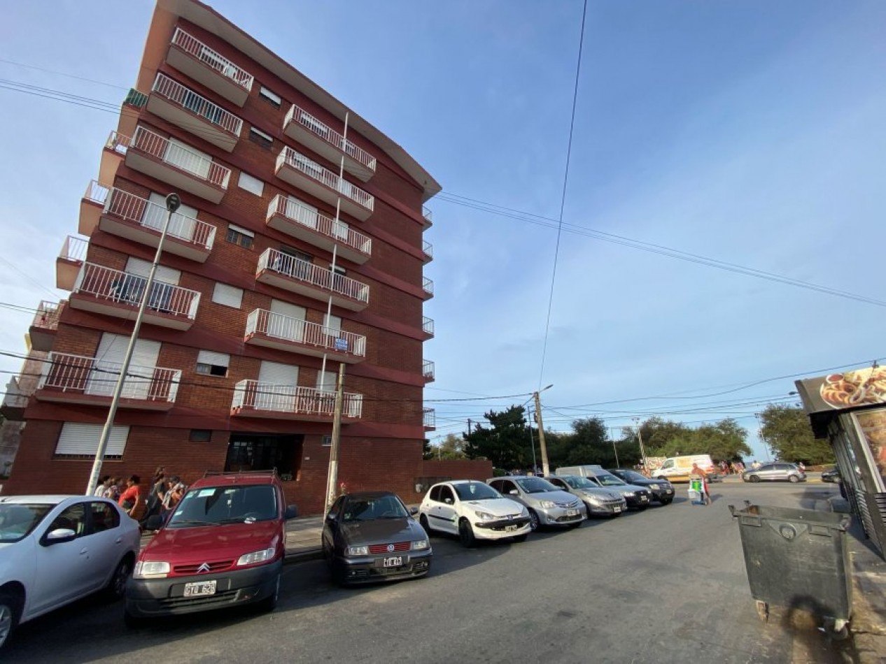VENTA EN LA COSTA IMPORTANTE DPTO 3 AMB. FRENTE AL MAR CON ESPECTACULAR VISTA