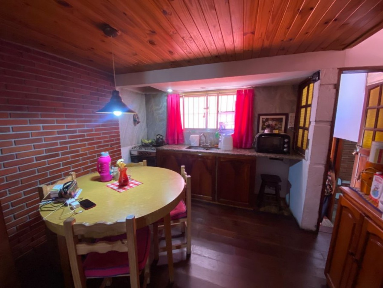 VENDO CASA EN SANTA TERESITA A METROS DEL MAR, 200M2 + SUBSUELO, OPORTUNIDAD!