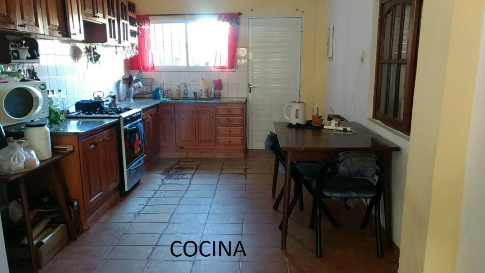 VENTA EN SANTA TERESITA IMPORTANTE CASA 4 AMB + LOCAL AL FRENTE, GAS NATURAL