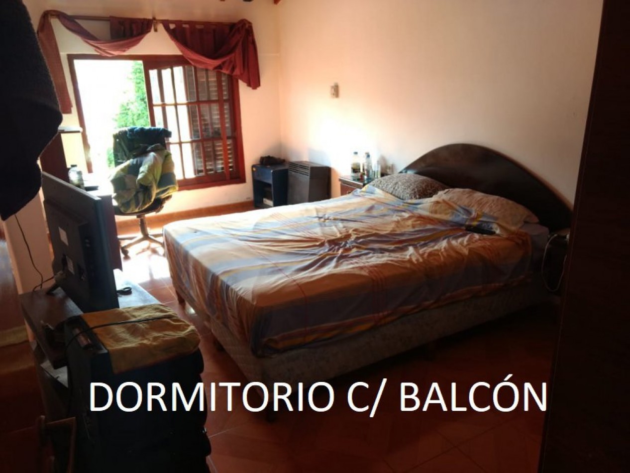 VENTA EN SANTA TERESITA IMPORTANTE CASA 4 AMB + LOCAL AL FRENTE, GAS NATURAL