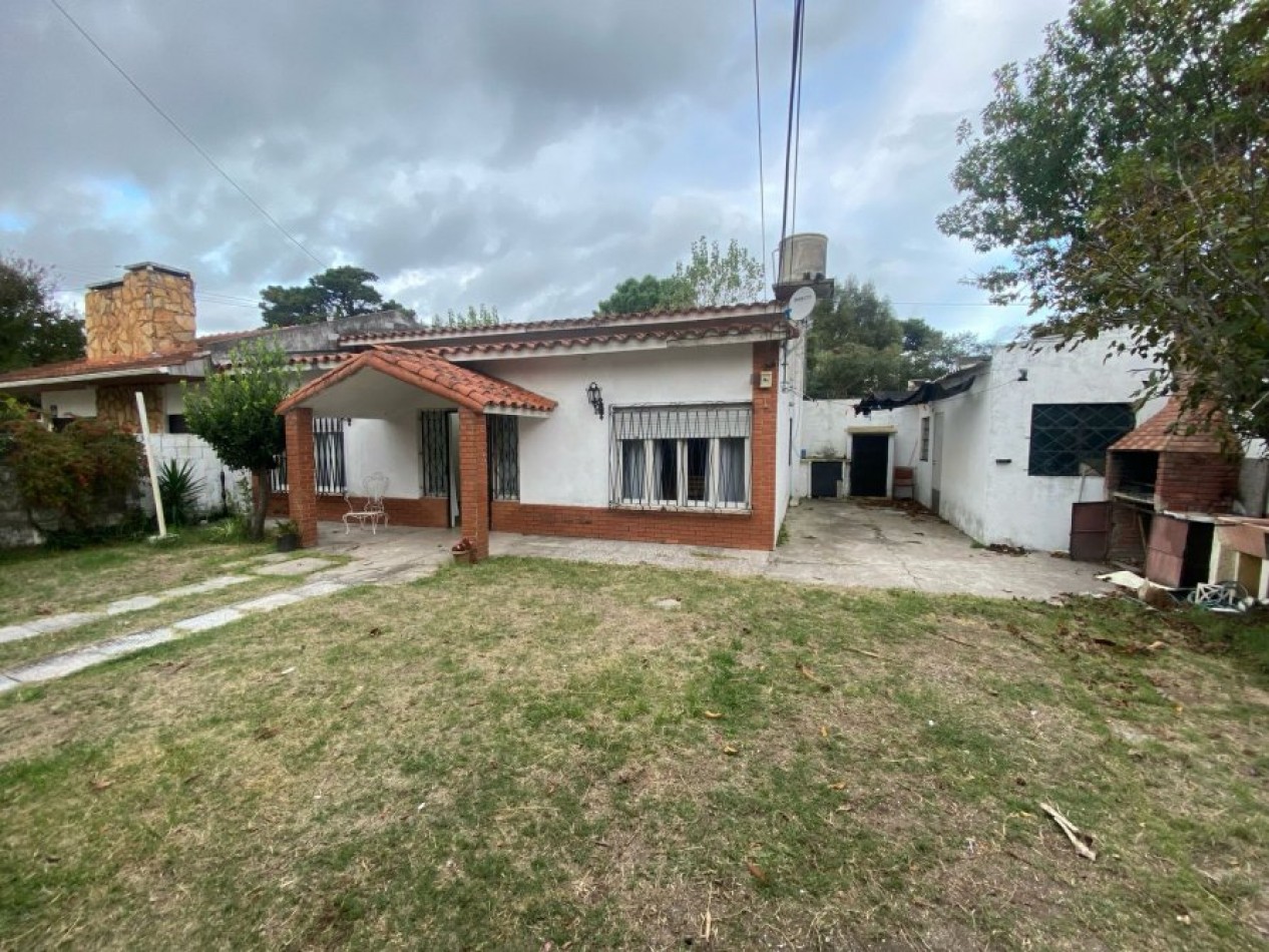 CASA EN VENTA S/LOTE 15X40 MAS DPTO 2 AMBIENTES