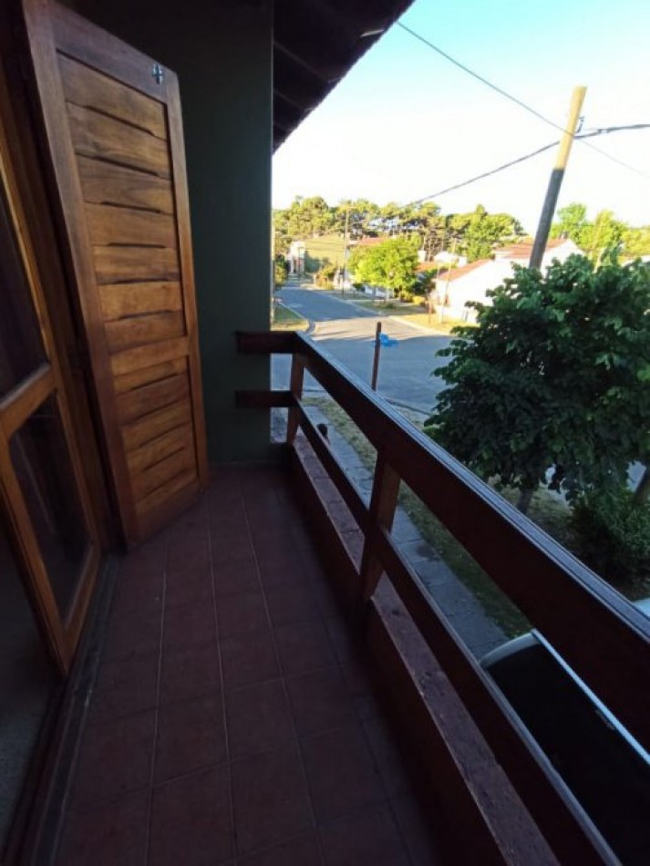 VENTA EN SANTA TERESITA, CASA 4 AMB. GAS NATURAL, ZONA RESIDENCIAL