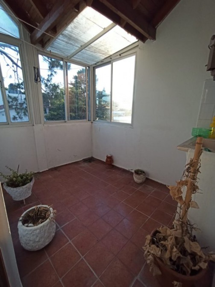 VENTA EN SANTA TERESITA, CASA 4 AMB. GAS NATURAL, ZONA RESIDENCIAL