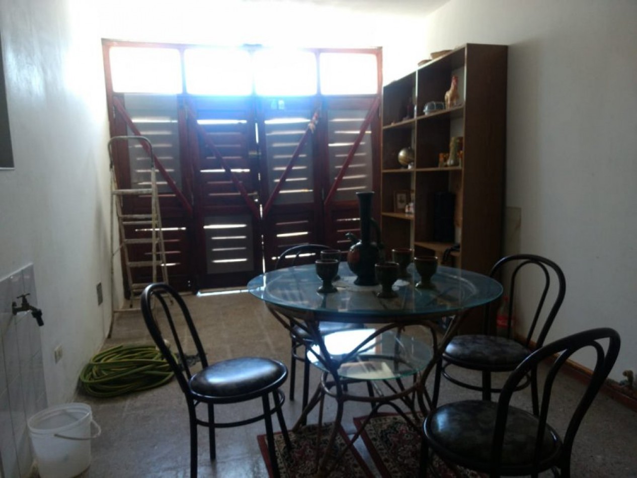 VENTA EN SANTA TERESITA, CASA 4 AMB. GAS NATURAL, ZONA RESIDENCIAL