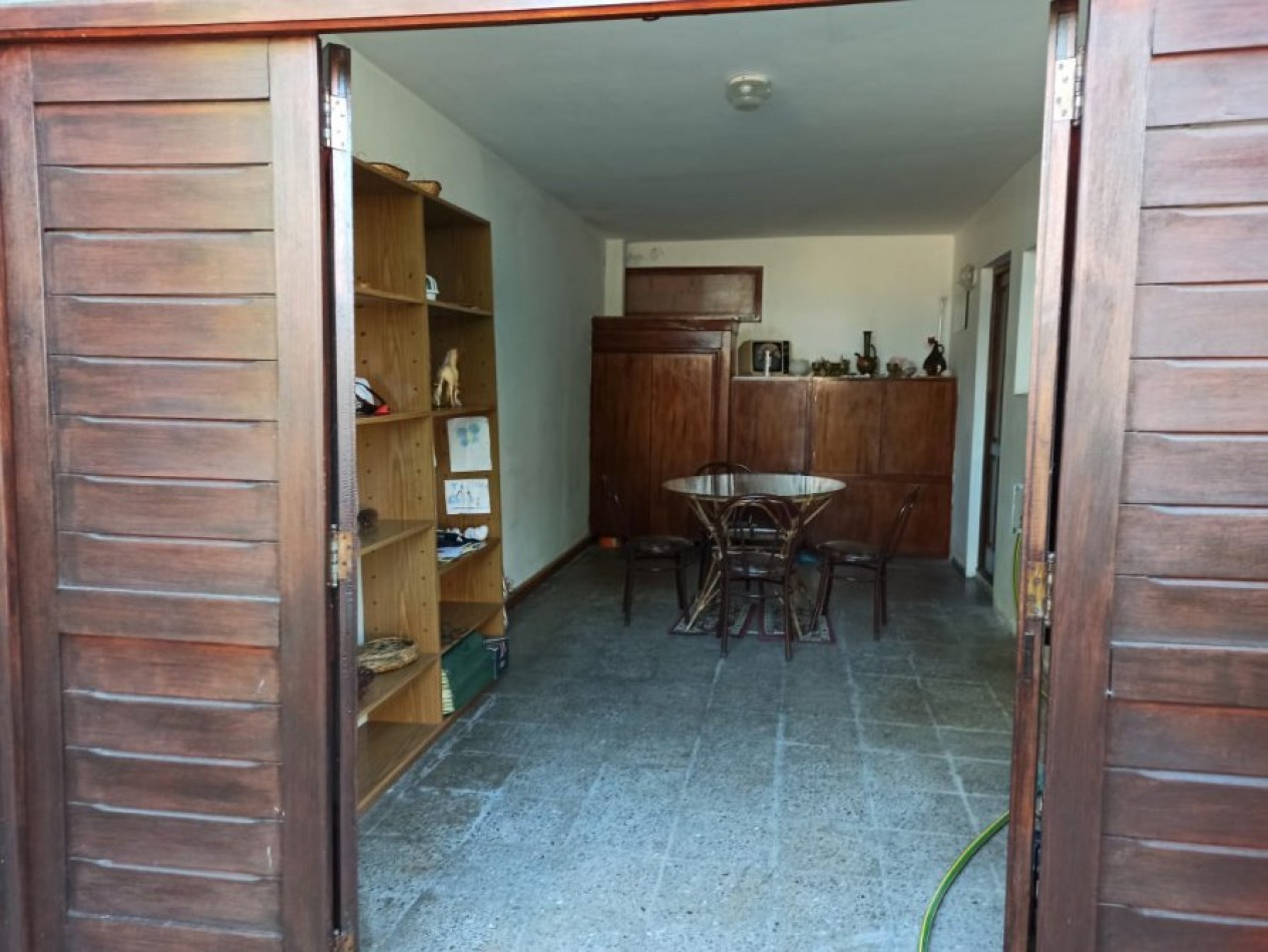 VENTA EN SANTA TERESITA, CASA 4 AMB. GAS NATURAL, ZONA RESIDENCIAL
