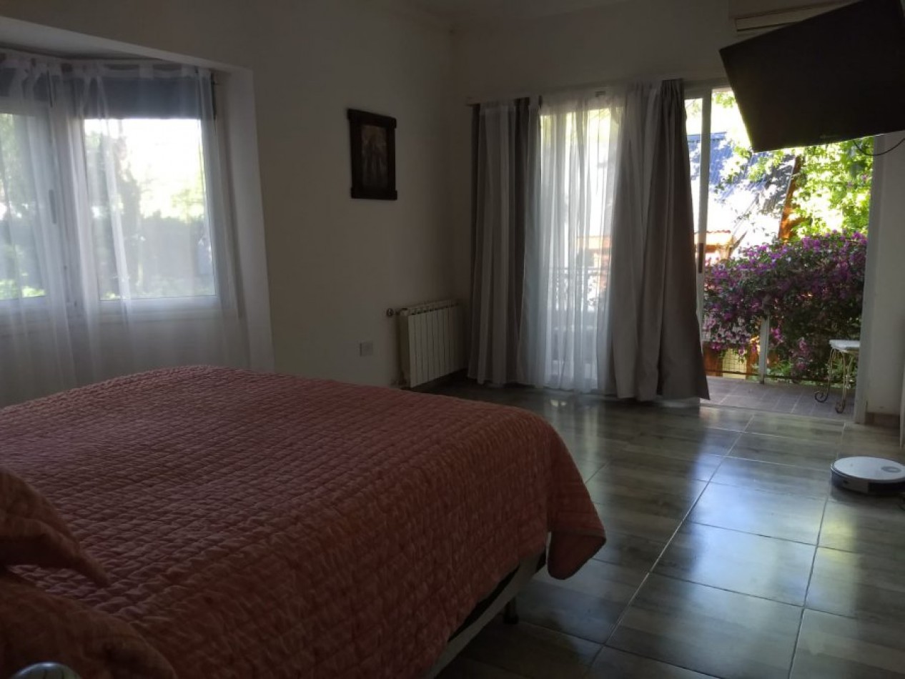 VENTA SANTA TERESITA, CHALET + CABAÑAS C/ PARQUE Y PISCINA, IDEAL VIV. / RENTA / HOTEL / GASTRONOMIA