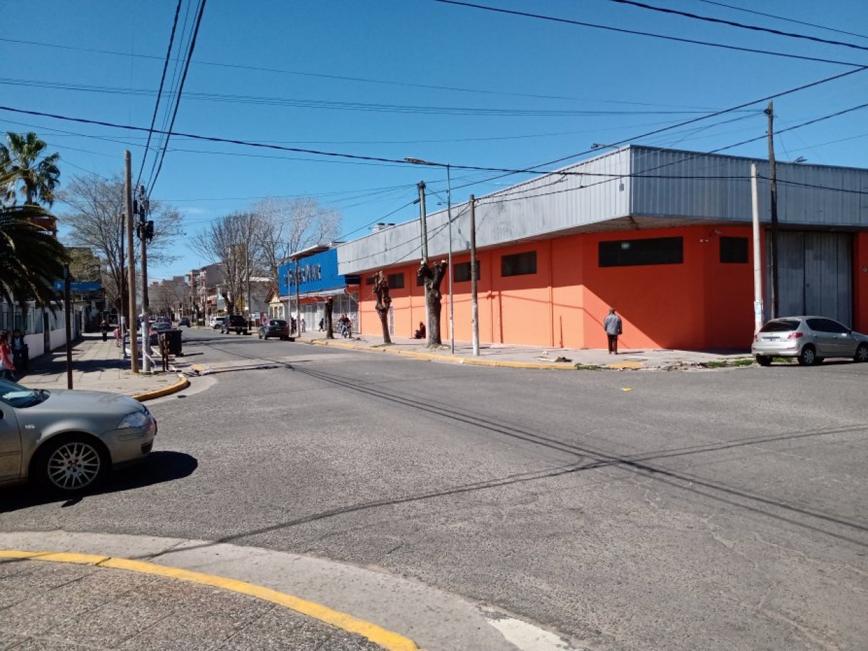 VENTA EN LA COSTA, REGIO LOTE EN ESQUINA SOBRE AV. PRINCIPAL, CERCA DEL MAR