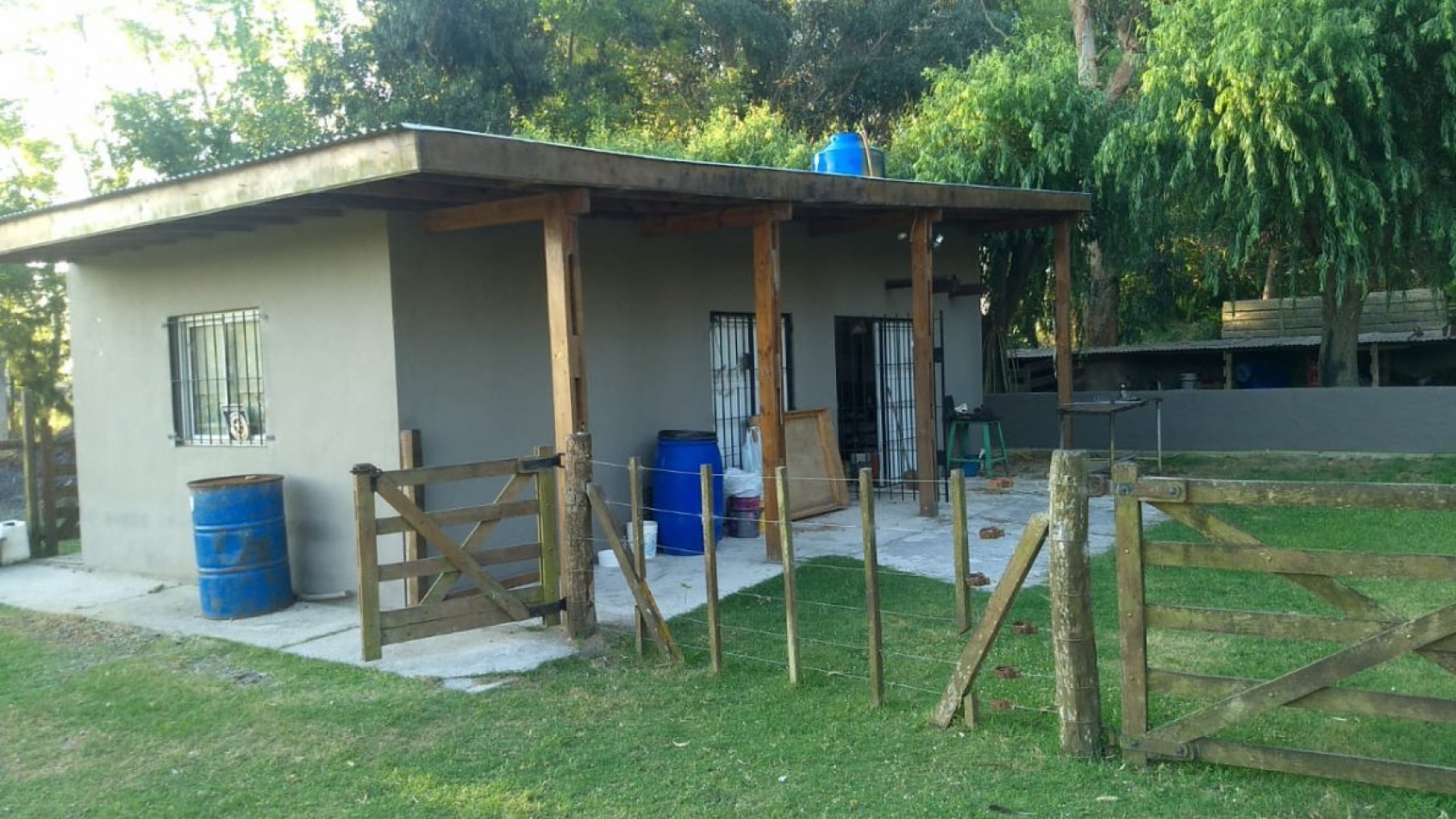 VENDO EN LA COSTA QUINTA-CHACRA CON PISCINA SOBRE RUTA 11