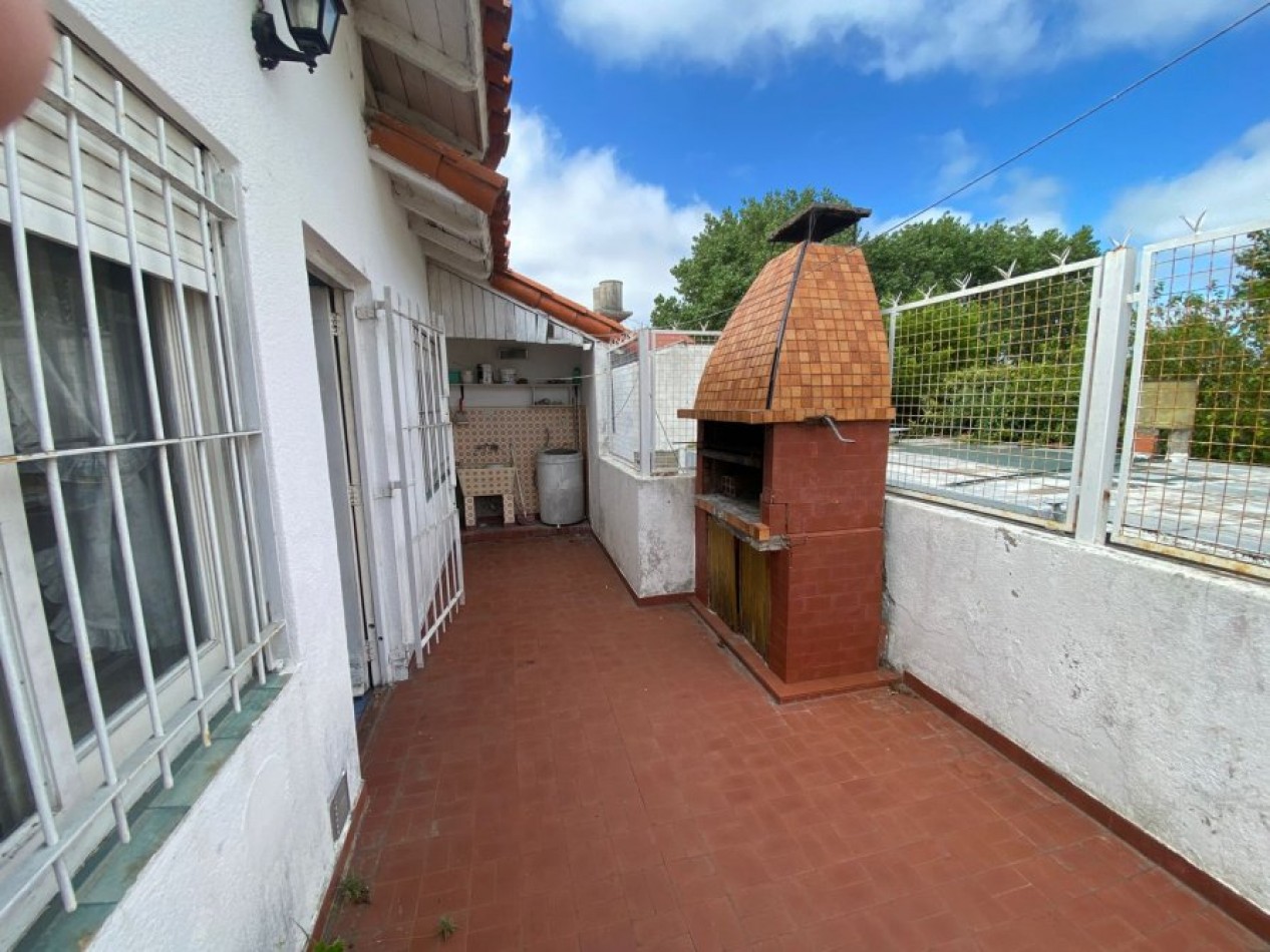 VENTA EN SANTA TERESITA REGIO TRIPLEX, CERCA DEL MAR C/ COCHERA Y GAS NATURAL