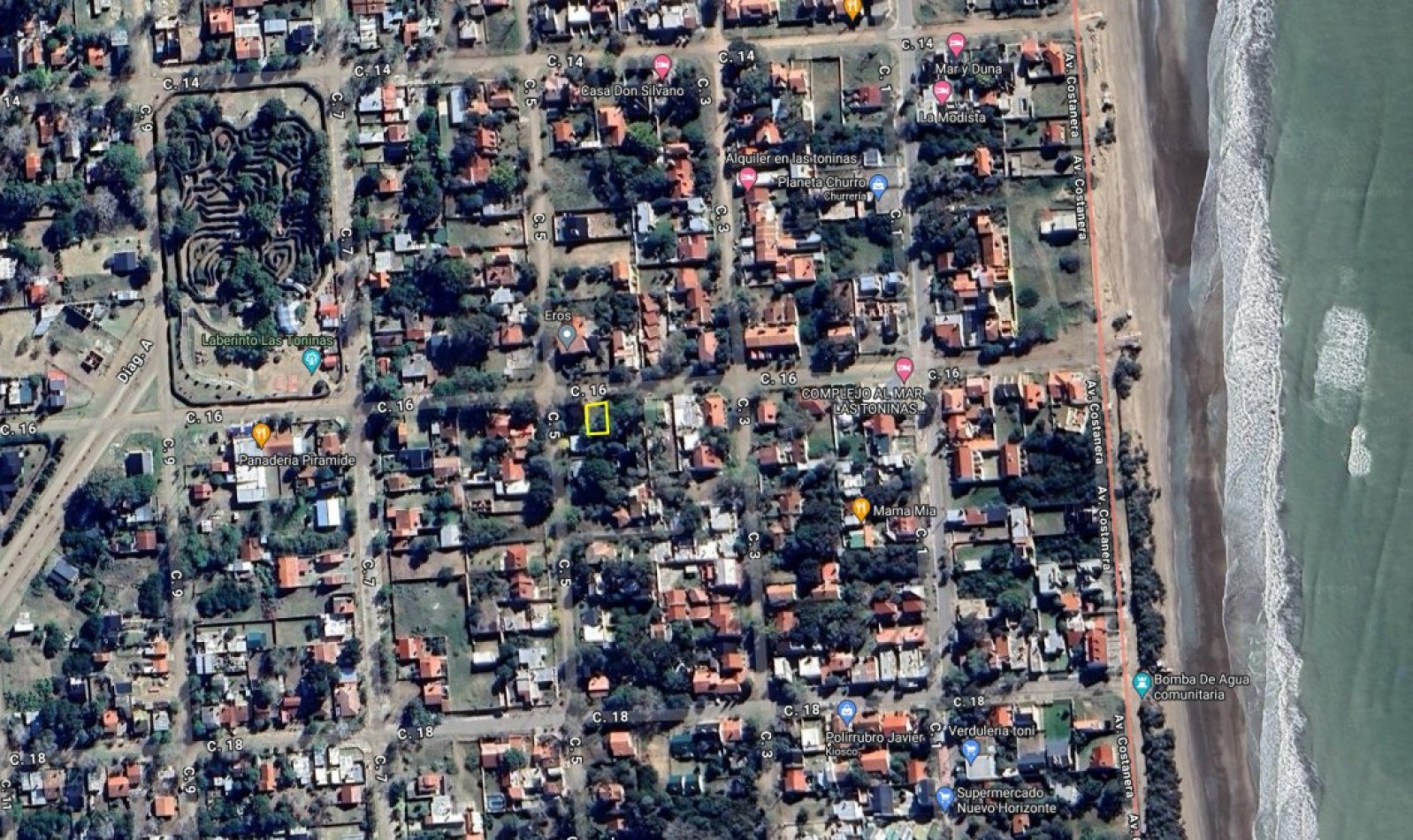 REGIO LOTE DE 220M2 EN EXCELENTE UBICACION CERCA DEL MAR Y LABERINTO, ZONA RESIDENCIAL