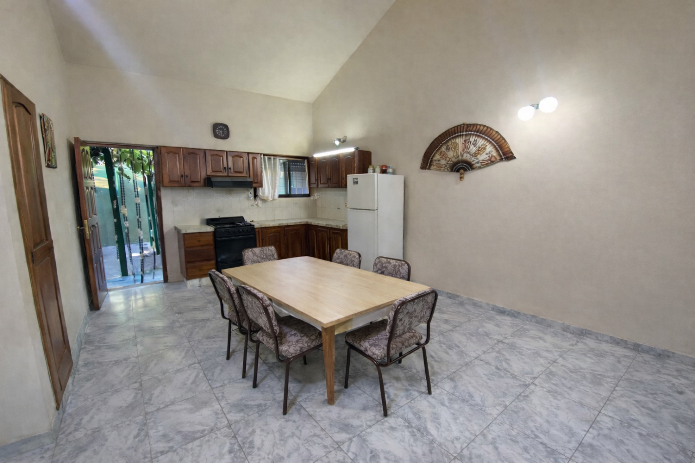 VENTA EN SANTA TERESITA, CASA DE 100M2 SOBRE LOTE DE 12X50 CON GAS NATURAL