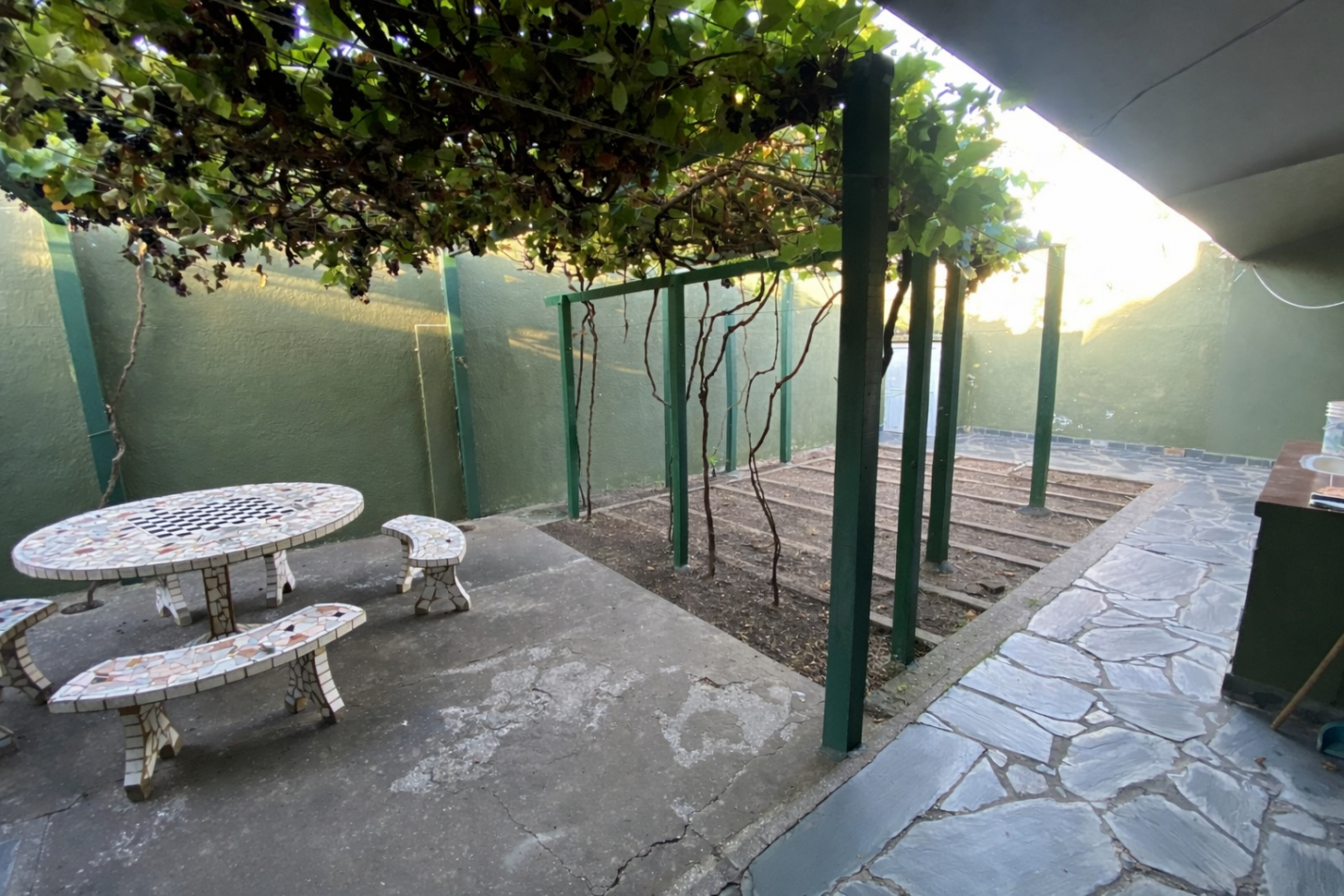 VENTA EN SANTA TERESITA, CASA DE 100M2 SOBRE LOTE DE 12X50 CON GAS NATURAL