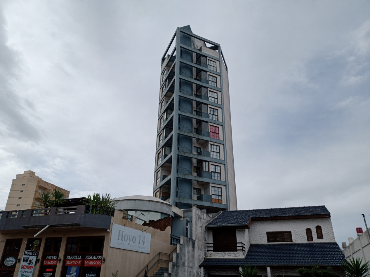Venta en La Costa, Depto con Hermosa Vista Al Mar y Ciudad