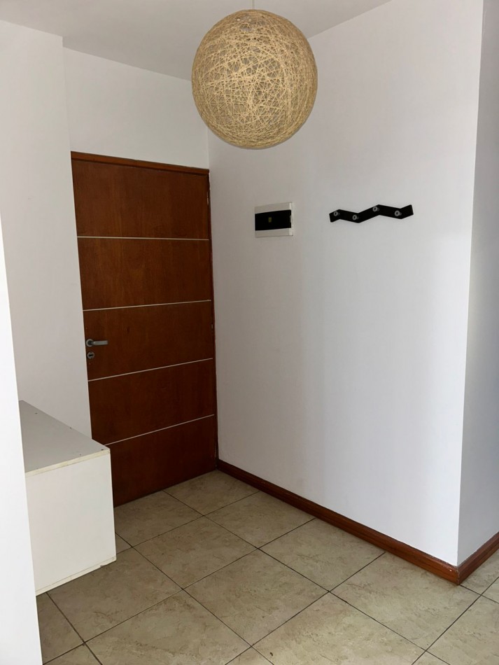 ALQUILER ANUAL DEPARTAMENTO DE 2 AMBIENTES CON GAS NATURAL, SANTA TERESITA