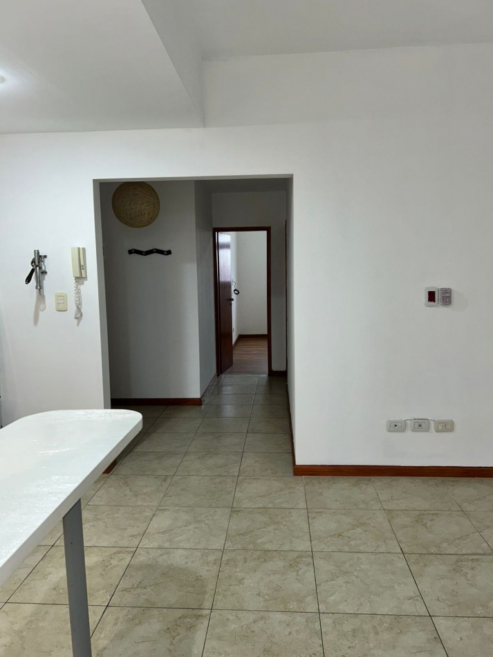 ALQUILER ANUAL DEPARTAMENTO DE 2 AMBIENTES CON GAS NATURAL, SANTA TERESITA