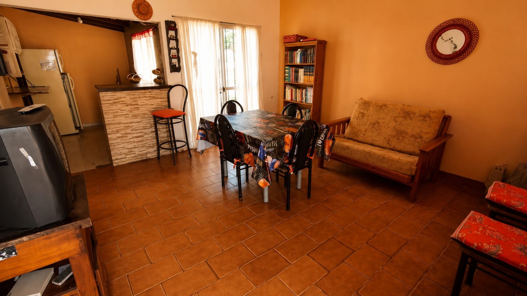CASA EN PH EN VENTA EN SANTA TERESITA, OPORTUNIDAD!