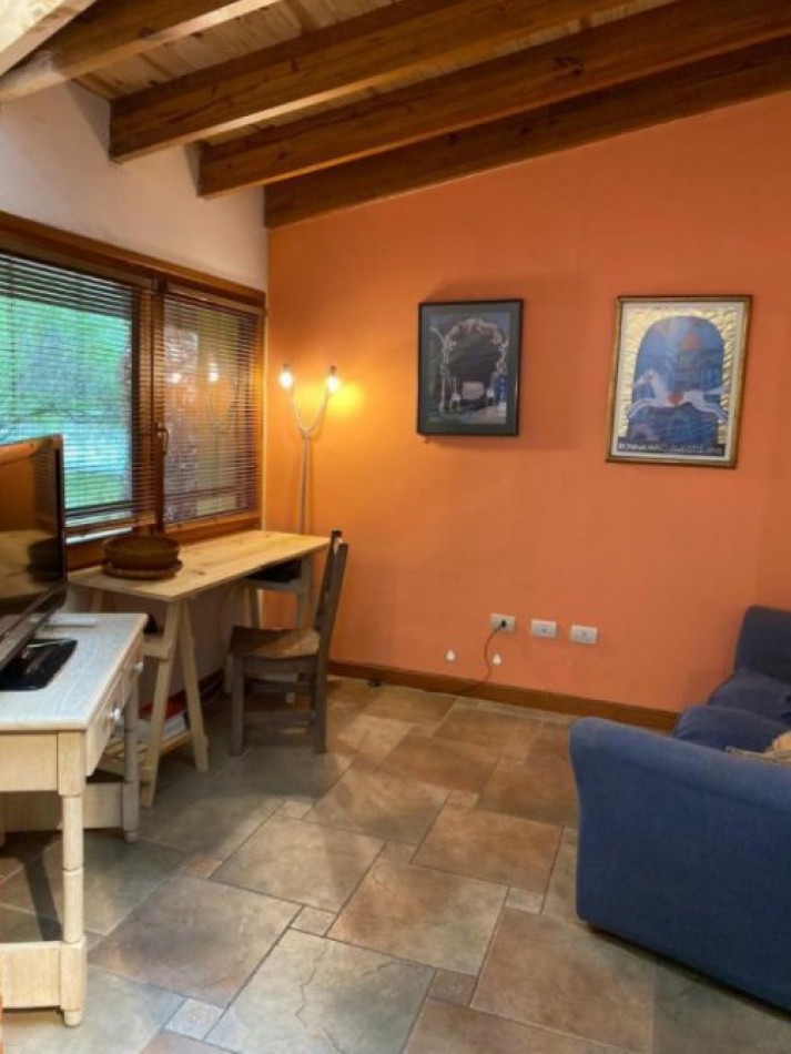 VENDO IMPORTANTE CASA QUINTA EN LOS CARDALES 5 AMB. C/PISCINA Y PARQUE