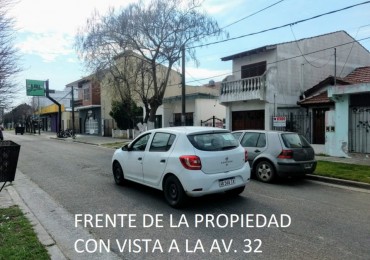 VENTA EN SANTA TERESITA IMPORTANTE CASA 4 AMB + LOCAL AL FRENTE, GAS NATURAL